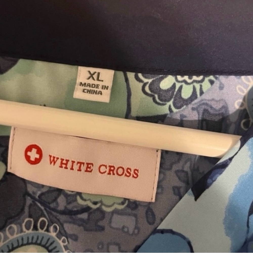 Scrub top - Picture 2 of 2